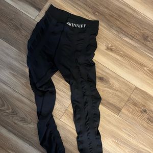 Skinnify Resistance Band Athletic Leggings